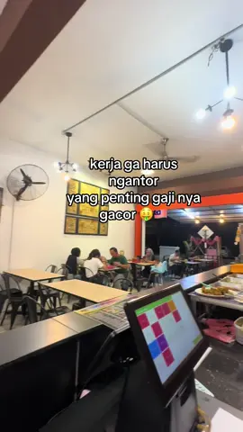 takutnya yang kantoran gajinya malah lebih kecil dari kita 🤪 #fyp #malayisa🇲🇾 #tkimalaysia🇲🇾🇮🇩 #kuli #restoran #fypage #gaji #kerja #fyppppppppppppppppppppppppp 