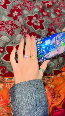Koi hai 🤍🙂🥰#freefire #freefiregirls #ffqueen #irsaff #trending #new #foryou 