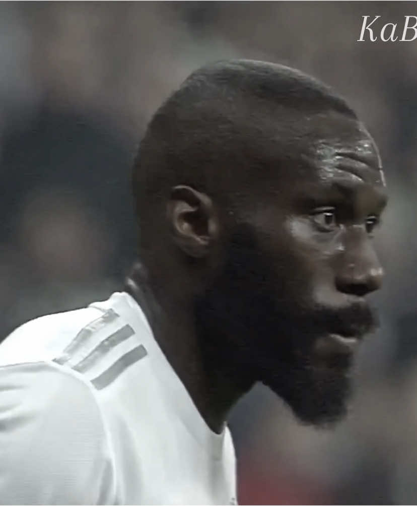 Bir çiçek adamı bambaşka bir seviyeye taşıdı #masuaku #bjk #besiktas #beşiktaş #kesfet #keşfet #fyp 