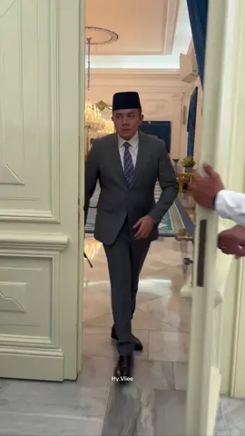 Mode jas abu-abu, ganteng kali weh #mayorteddy #teddyindrawijaya #tiw #maytedd #fyp #hariini #fypdong 