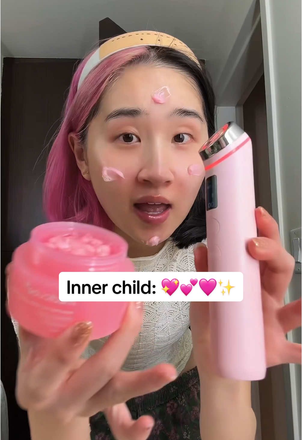 Pink EVERYTHINGGGG💕💞💝 @Medicube Global @Medicube US  #medicube #medicubeboosterpro #skincare #kbeauty #SelfCare #acnescars #pdrn #moisturizer #collagen