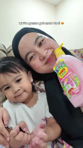 Sarah is thrilled to unbox the NEW CARRIE Junior Hair & Body Wash 700g with FREE Toy Magnet! 🎉   Don’t miss out—collect yours today! 🛒   @CARRIE JUNIOR MALAYSIA @Partipost Malaysia #partipostmy #ToyMagnetUnboxing #CJNewToy #CarrieTimelsFunTime #CarrieMY #CarrierJunior #unboxing #unboxingtoys #Carrierfuntime #CARRIERMY #kidsmalaysia #momlife #ToyMagnetUnboxing  #CarrieTimeIsFunTime #unboxingtoys  #momlife