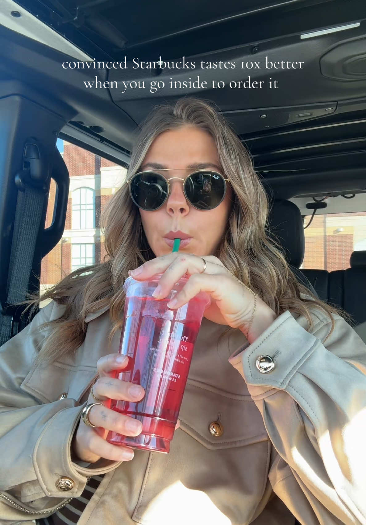 idk why but drinks when you go in to order always taste better 🍓 #starbucks #strawberryrefresher #OOTD 