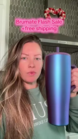 I have the color dark aura and I love it so much 😍 @BrüMate #brumate #leakproof #spillproof #tumbler #momtok #sahm #tiktokshoprestock 