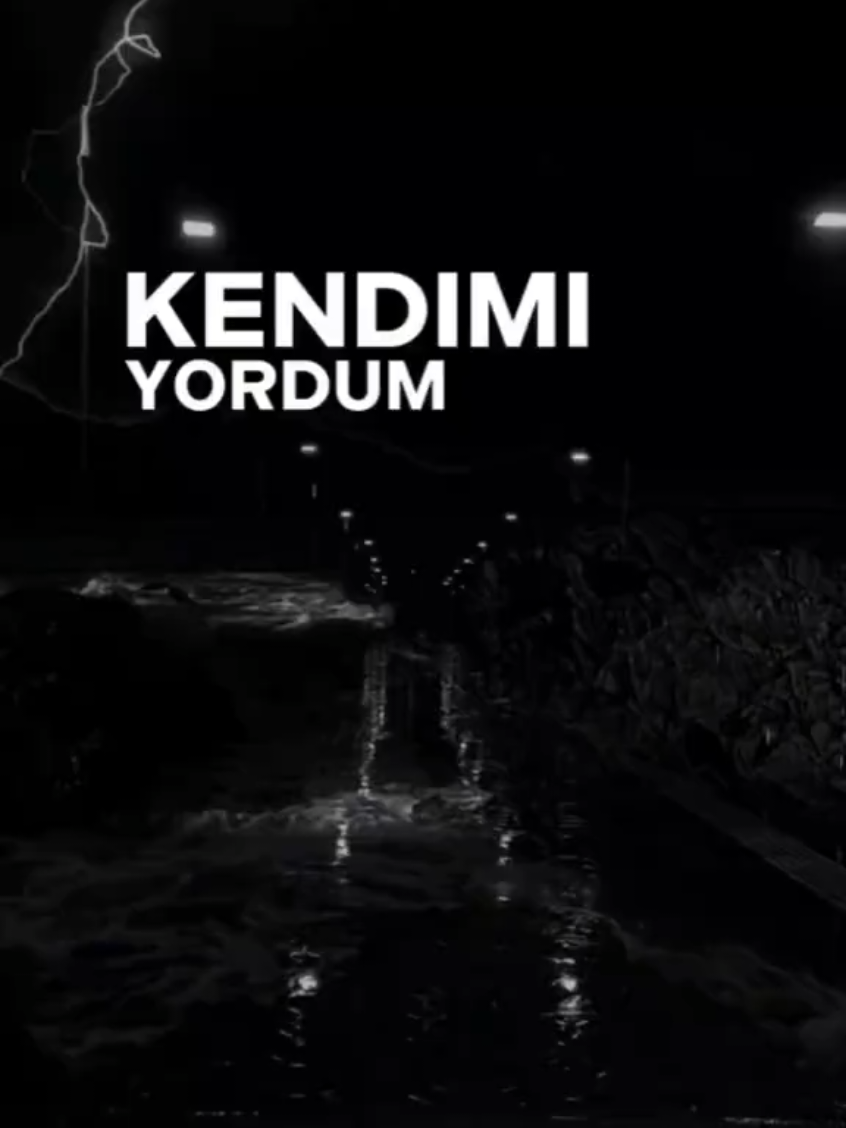 Kendimi yordum ama Öğrendim🥀 Yalnız başıma yaşamayı öğrendim Yaralarıma tek başıma sarmayı öğrendim.  En zor zamanlarımdakı yalnızlığımda öğrendim.  Kendimi yordum, Ama öğrendim.  Kendime karşı bile dimdik olmayı öğrendim. #öğrendim #yoruldum #zor #tekbaşıma #efkar  #yaralarımısar #yara #yoruldumhayat #hayat  #yalnızbaşıma #yalnız  #pişmanlık #gönüldağı  #siyahbeyazask 