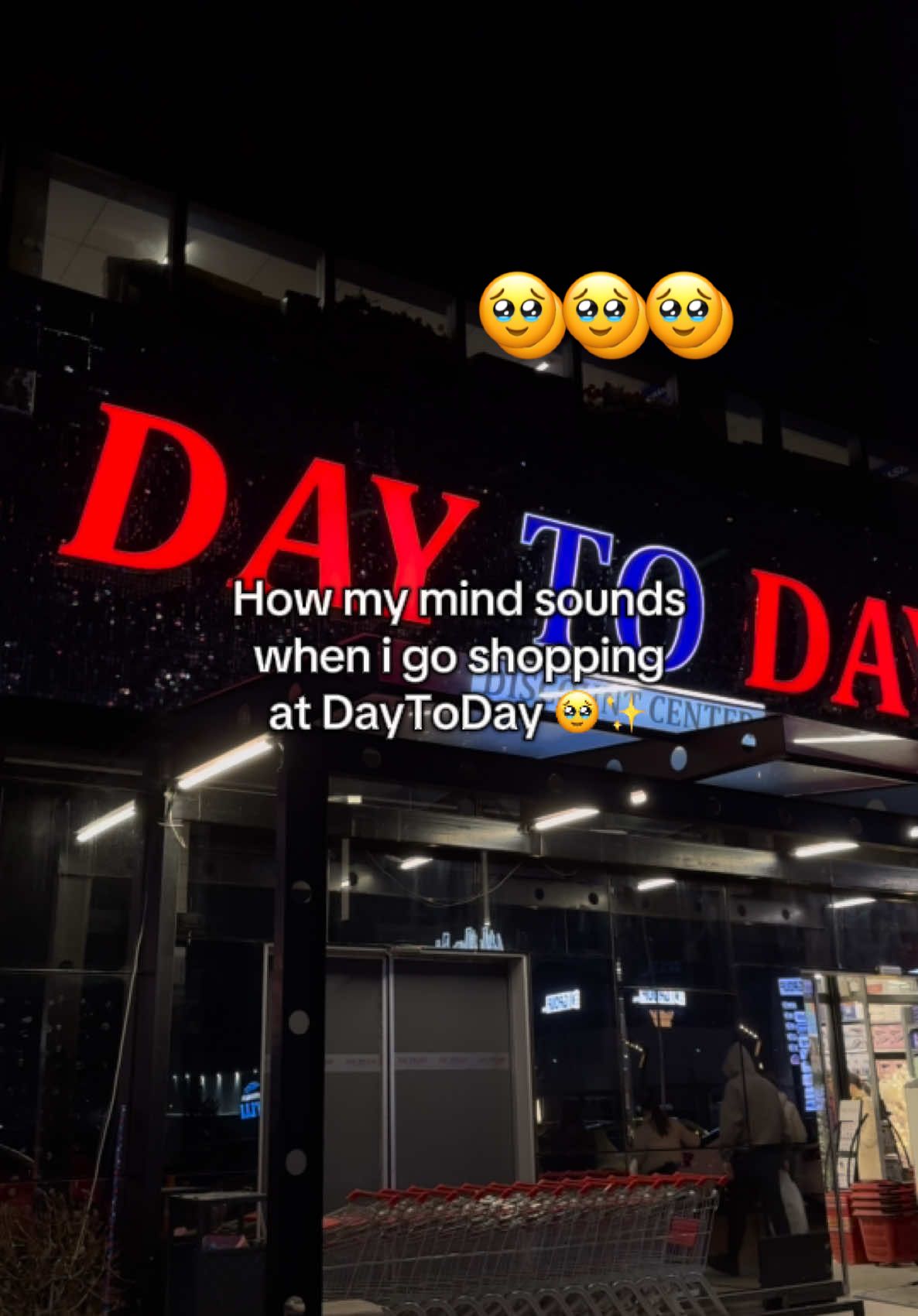 Dyqani ku klientët hyjnë me pa durim!🙈🛒 #daytoday #daytodayprishtine #daytodaytiktok #foryou #foryoupage #perty #supercmime #oferta 