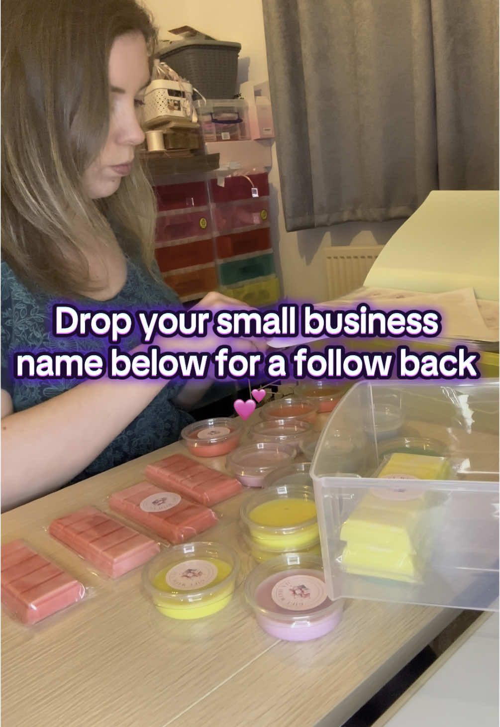Hi everyone 👋 trying to post daily to boost my engagement. Help me get to 1,000 followers so I can post my shop link in bio 🤗 Thank you for all of the love & support so far… here’s a lovely little video of behind the scenes labelling. #behindthescene #helpmegrow #SmallBusiness #1000follower #waxbusiness #handmade #handmadegifts #giftshop #handmadejewellery  #thankyou #support #shopify #etsy #tiktokshop