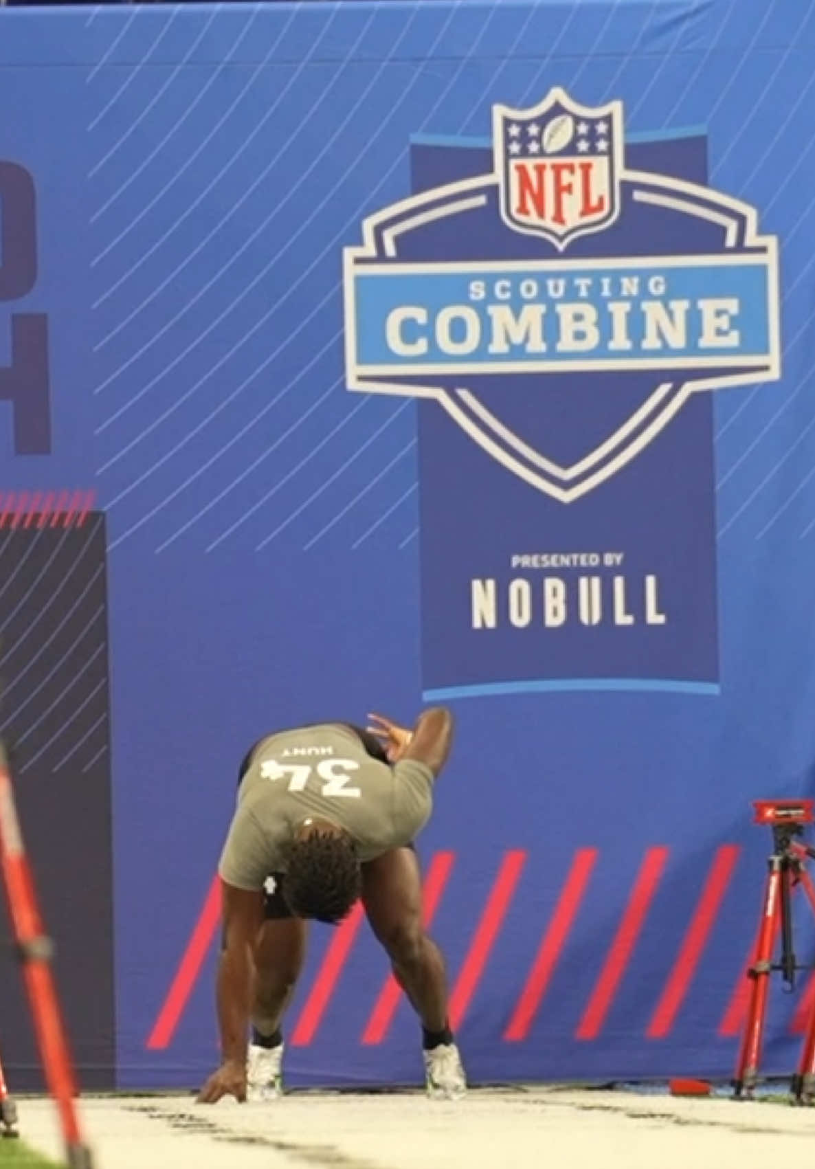 Crazy the difference a year makes.. excited to watch them boys show out this week at the #nflcombine . @NFL 
