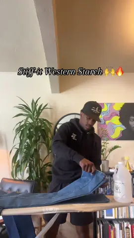 @Stiff-it just might be worth the hype ! 🔥🔥 #western #countrymusic #cowboyhat #rodeo #westernwear #westernfashion #cowboy #starchedjeans #stiffitwesternstarch #stiffit #starch 