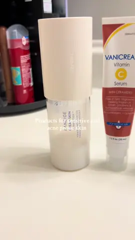 The way my acne is almost nonexistent bc of this routine 🫶🏽  @laneige_us @VaniCreamLLC @Good Molecules @Vaseline @Isntree US Shop  #sensitiveskin #acneproneskin #skincareroutine #skincaretips #laneige #vanicream #goodmolecules #vaseline 