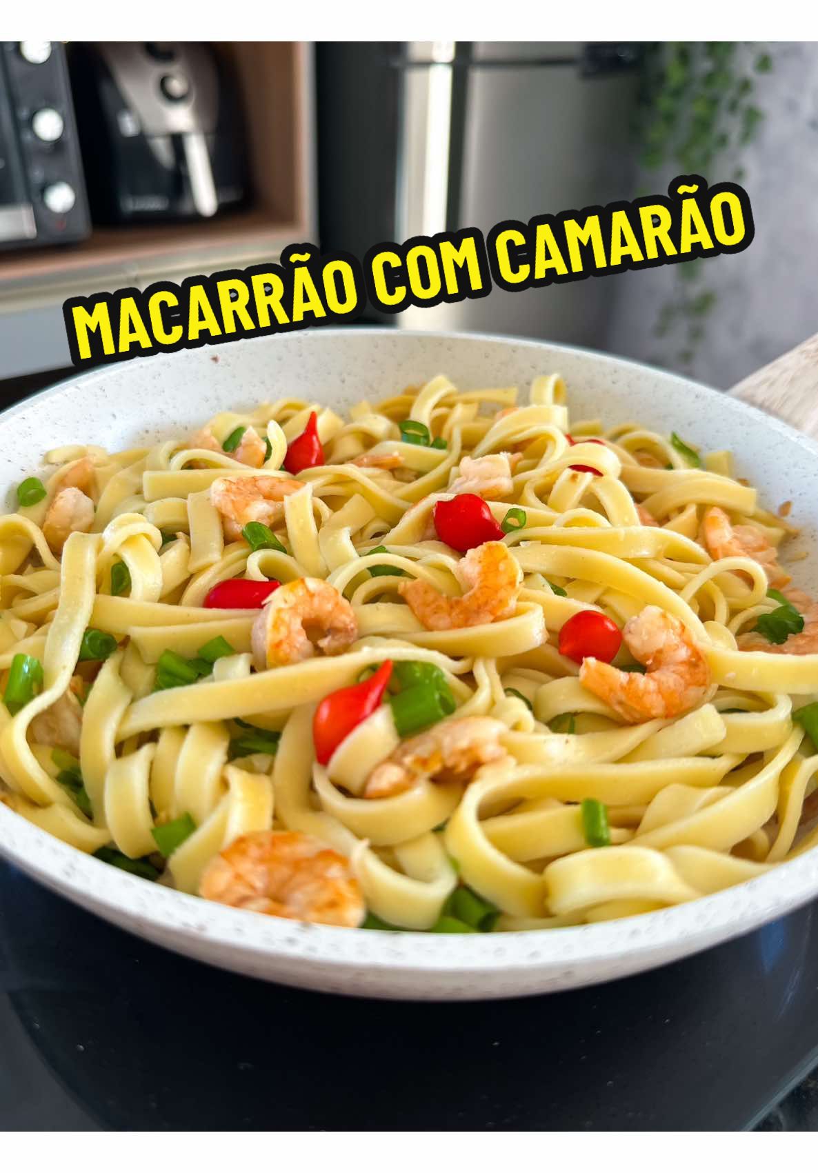 Macarrão com camarão bem rapidinho 