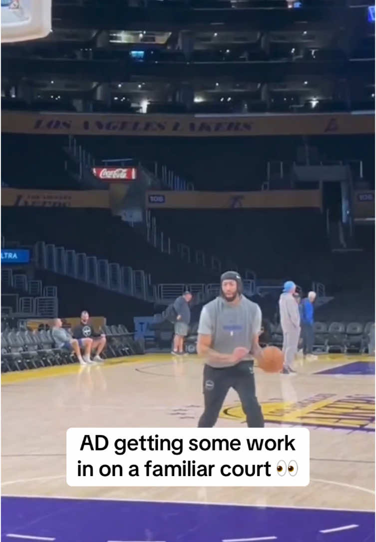 AD remains sidelined with left adductor strain 🙏 (via MarkG_Medina/X) #NBA #basketball #anthonydavis #lakers #mavs 