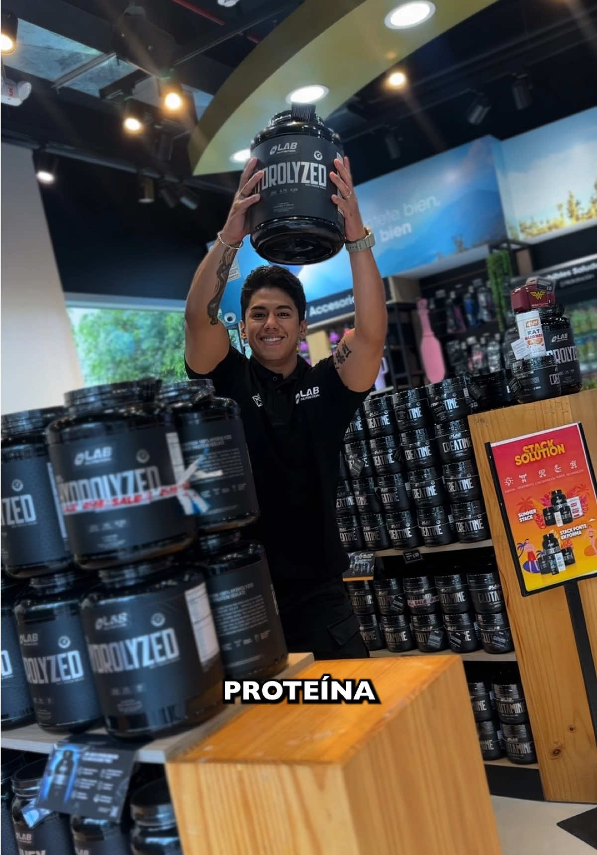 No llores, entrena! 💪🔥 Ven a Lab Nutrition, métete al gym, súbete al tren del progreso y convierte ese ‘no’ en puro músculo. ¡Aquí tenemos los suplementos que te darán el power que necesitas! 🏋️‍♂️💥 ¡Visítanos o dale click al enlace de nuestra biografía!