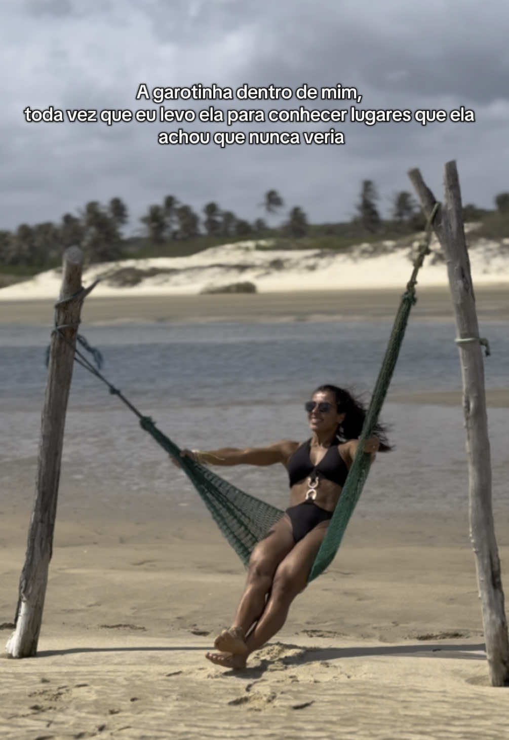 Eu aproveito cada momento ❤️🌊 #praia #sol #calor #viagem #morena #linda #foryoupage #explore #nordeste #ceara #mineirinha #trend #Viral 