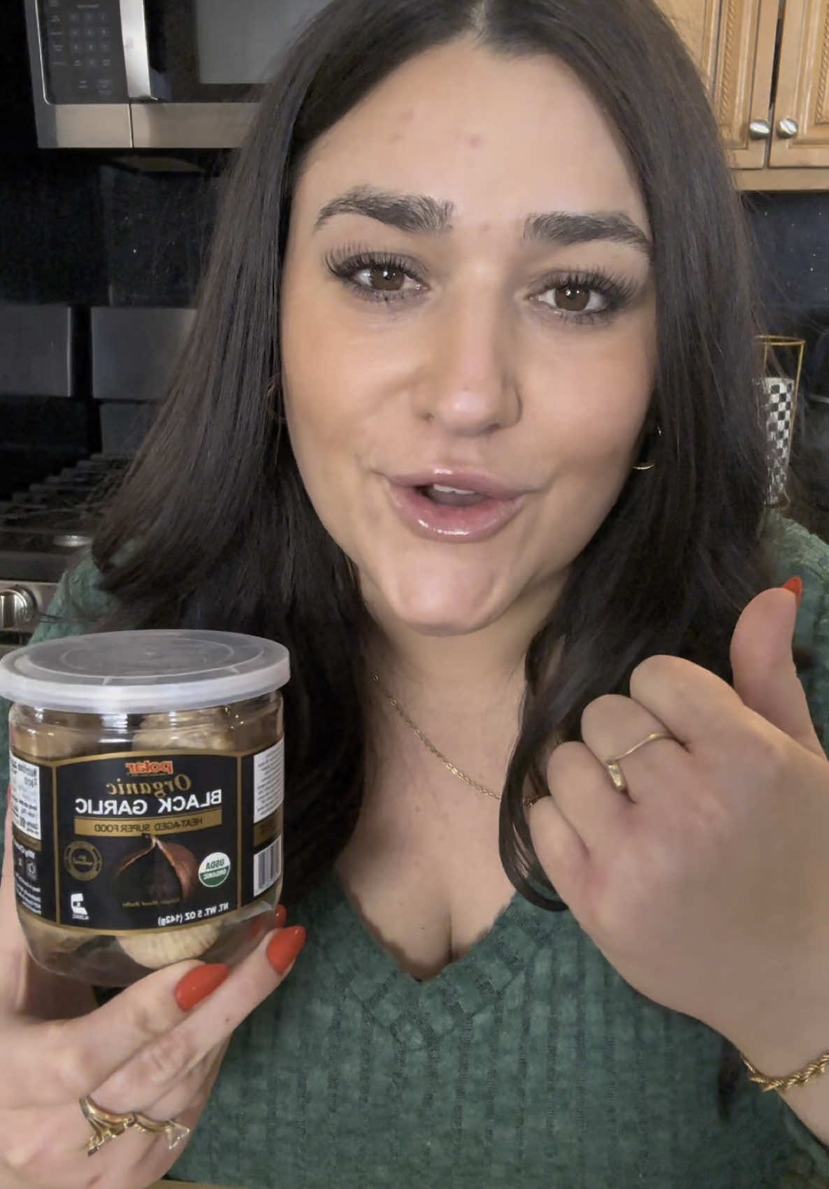 BLACK GARLIC 🧄why didn’t anyone warn me😂 honestly the taste was not that bad, I just wasn’t ready for that gummy texture 🤷🏻‍♀️ I’ll give it another try tomorrow lol #blackgarlic #garlic #tastetest #tastetest #challenge #brooklyn 