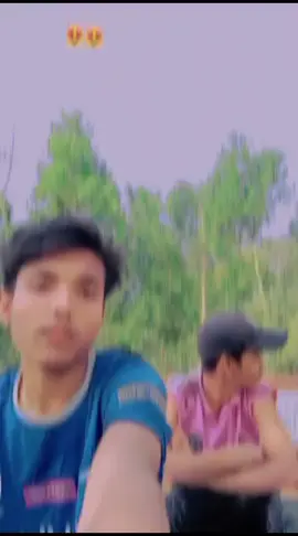 আমরা কোন পাগল ছাগল বন্ধু বানাইনি যারা বানায় মন থেকে বানাই আপদ বিপদে সে আমার পাশে থাকবে আমি ওর পাশে থাকব এটি আমগো বন্ধুত্ব 