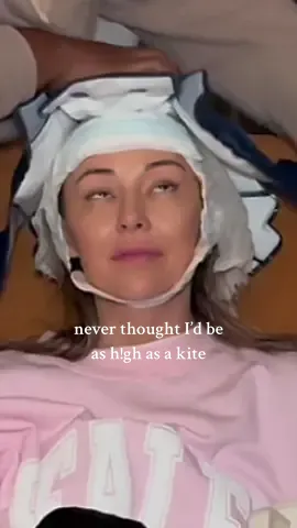 Please 🙏 caption this 😬 ok so they give me a LOT of “rugs” during chemo 🆘 I haven’t felt this way since I was 21. 👀 a new version of bridget after dark is here 🧟‍♀️ 🙄  #bridgetandmike #ourhusband #bridgetbreastcancer #ativan #chemotherapy #healing 