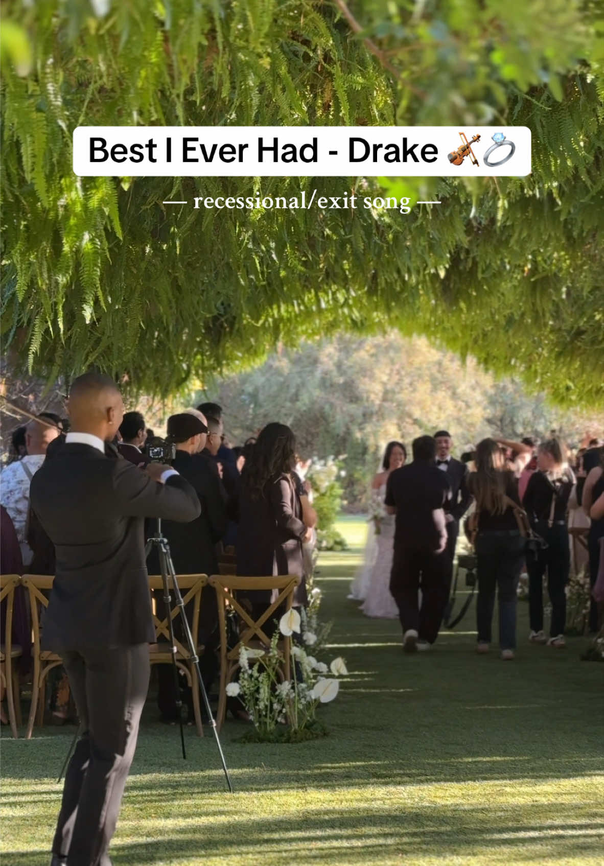 The way I’ll never get tired of playing this song for weddings 🥹🎻 @DNiceDeym #drake #bestieverhad #ovo #instrumentalist #weddingceremony #weddinginspo #weddingtok #2025bride #hiphopviolinist #viola 