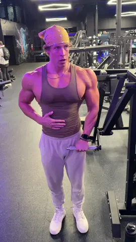 🍕🍕😎 #muscles #motivation #aesthetic #fitnessmotivaton #gymmotivation 