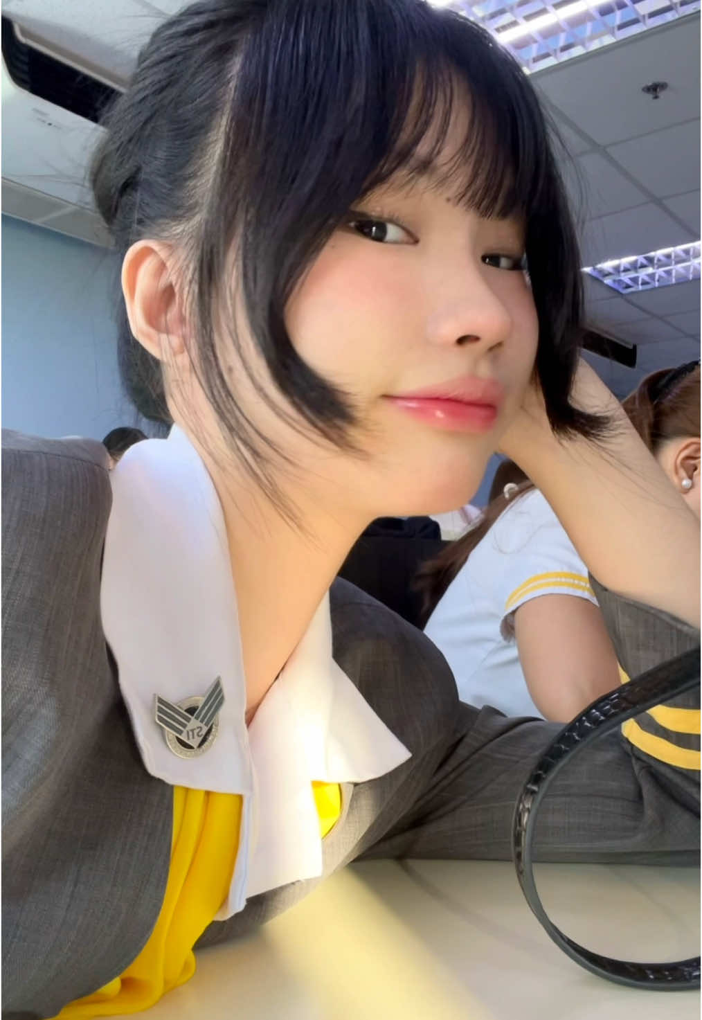 POV: I'm your seatmate, na panay ang peace sign