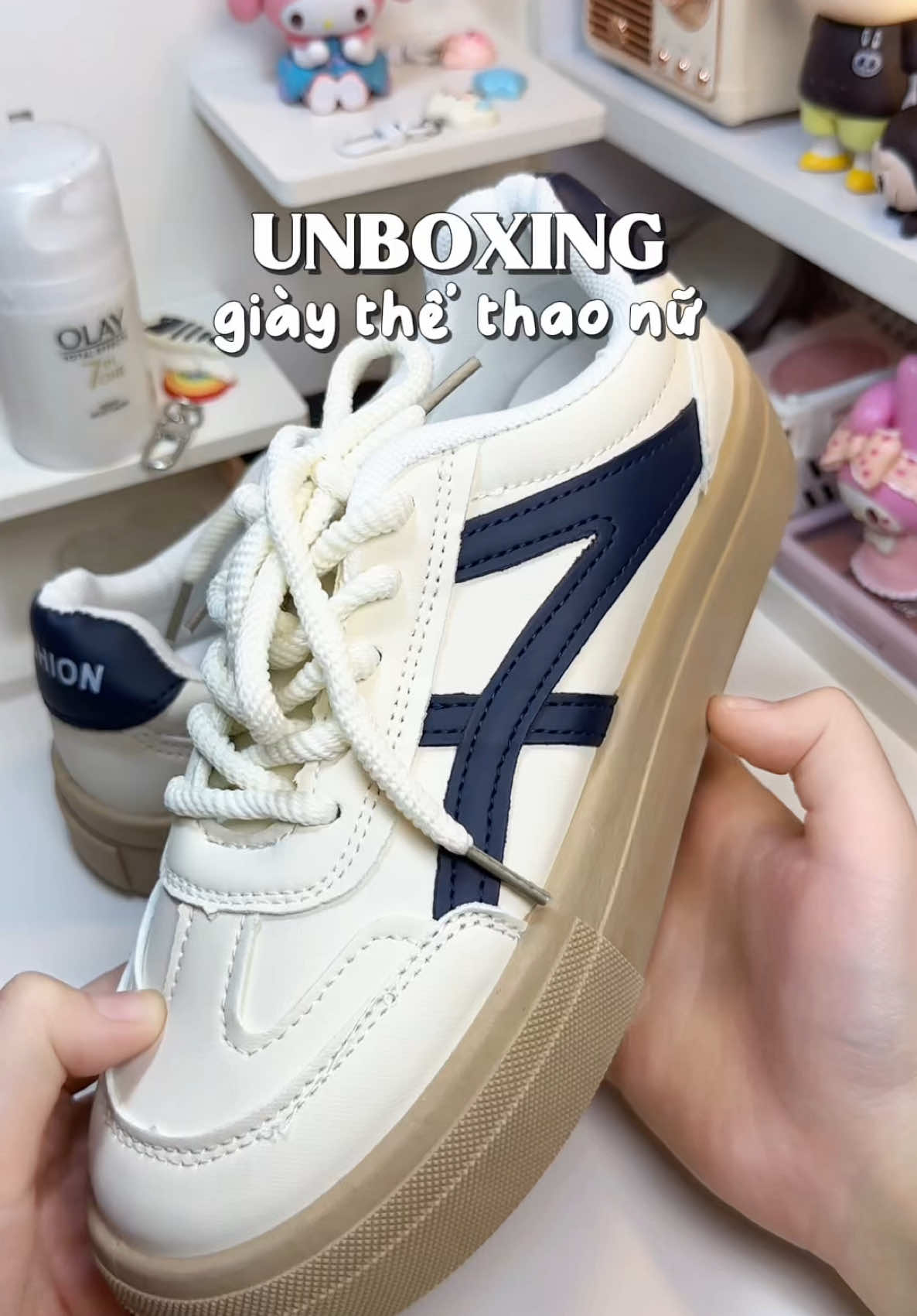 Ăn bốc giày mới link mua ở giỏ hàng góc trái màn hình nha 🍑🍑 #giaythethaonu #giaysneaker #giaythethaogiare #giaybibi 