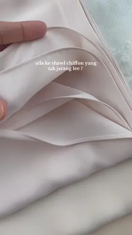mesti la ada untuk yang tak suka pakai inner neck #shawlchiffon 
