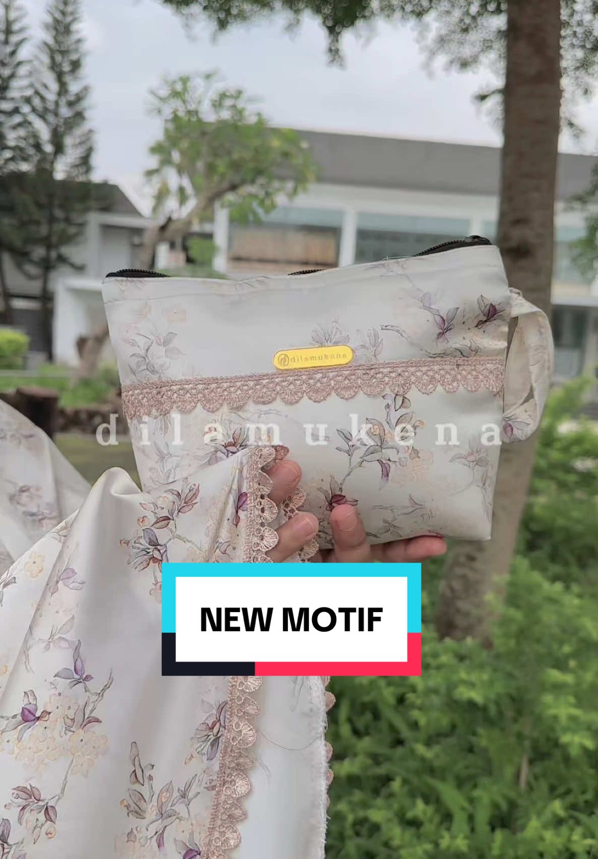 Ketipak tipung mukena motif baru nih 🤭🫵🏻👀 #fypシ゚ #mukena #mukenaarmanysilk #ramdhantiba #dilamukena #mukenaterusanmewah #mukenacantik #mukenaadem #mukenasatin #mukenaterawih #mukenatravel 