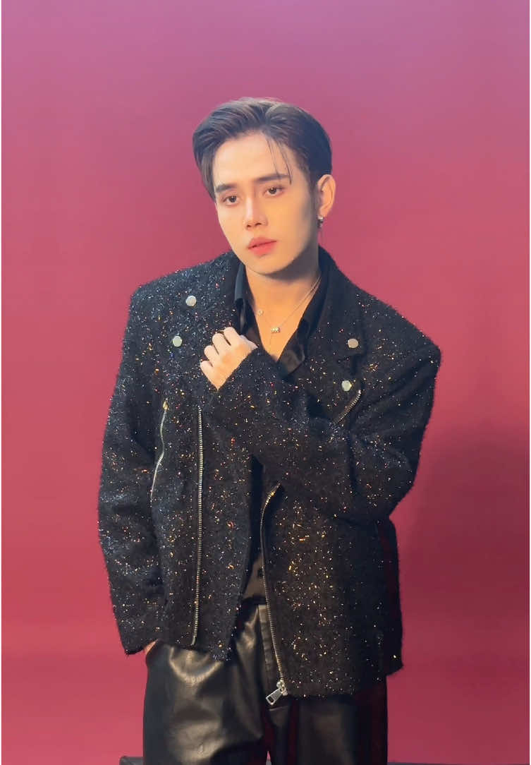 #wepartyrock #မြင်ပါများပြီးချစ်ကျွမ်းဝင်အောင်လို့😜🤗 #jay #စည်းစိမ်ဆိုတာပြန်ရှာလို့ရကျန်းမာတုန်းမှာက #TIMMY #ဒီညမှာပျော်မယ်ပါးမယ် #Partyvibeအပြည့်နဲ့အမိုက်စားတစ်ပုဒ်လောက်က #မင်းတို့ရဲ့စော်နဲ့ဘဲတွေခဏလောက်ခေါက်ကာထား 