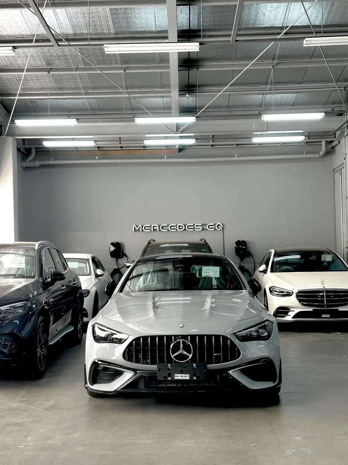 ด่วนเปิดรับจองรถเริ่มลงแล้ววว‼️ Mercedes AMG CLE53 4MATIC+ Coupe💨 ราคาสุทธิ 5,250,000 บาทเท่านั้น ฟรี รับประกันตัวรถ 3 ปี ไม่จำกัดระยะทาง ฟรี Easy Care 3 ปี เงื่อนไขจัดไฟแนนซ์รูปแบบ Mystar🔥 นัดหมายทดลองขับทักแชทหรือใจร้อนโทรได้เลยครับ Tel : 090-091-7236 Joey Line : https://line.me/ti/p/3Pjv2N8e4X #Benz #CLE53 #AMG #NewCLE53 #MercedesAMG #CCoupe #MercedesBenz #Salesbenz #ขายรถเบนซ์ #รถเบนซ์ป้ายแดง #รถพร้อมส่งมอบ #วิถีเซลล์