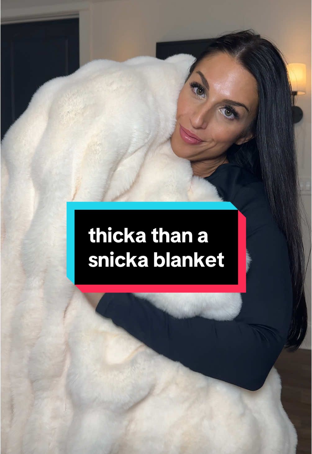so thick it feels weighted #blanket #softblanket #throwblanket #furblanket #fauxfurblanket #creatorsearchinsights 
