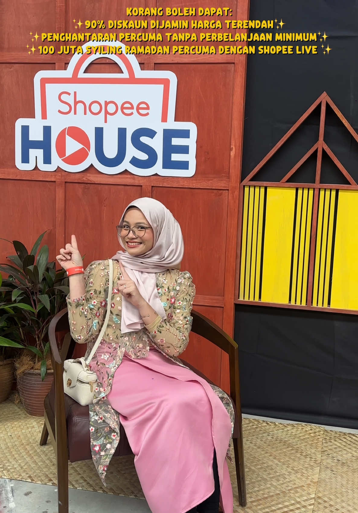 🧡 Thank You Shopee House for the great event! 🧡 For this year, Shopee bagi korang 90% discount dijamin harga terendah, penghantaran percuma tanpa minimum perbelanjaan! best kan?! Don’t let this slide this time, makesure Raya dengan penuh Gaya! @Shopee Malaysia  #ShopeeMY #RamadanBersamaShopee #ShopeeAffiliatesMY