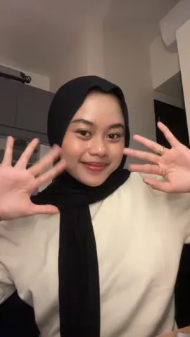 so in love with every product from skin 1004💗 u must tru it!! #koreanskincare #cleansingoil #skin1004id #doublecleansing #skincare #kbeauty #skincaretips #clearskin #skin1004 