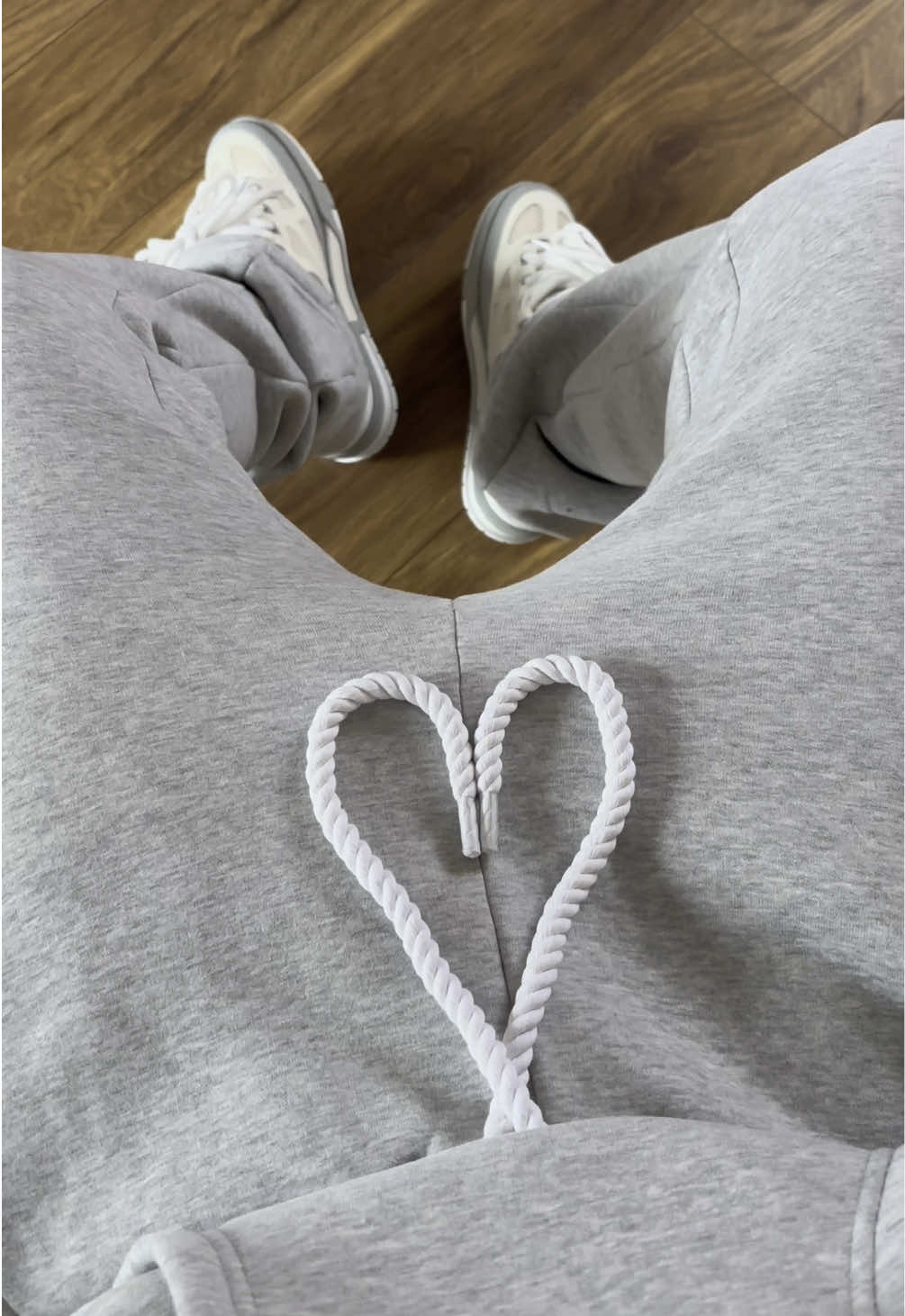 @BANDIT 🩶.                                       #flaredpants #grey #tracksuit #outfit #LV #lvskate #fyp #viral_video #fitinspo #outfitinspo 