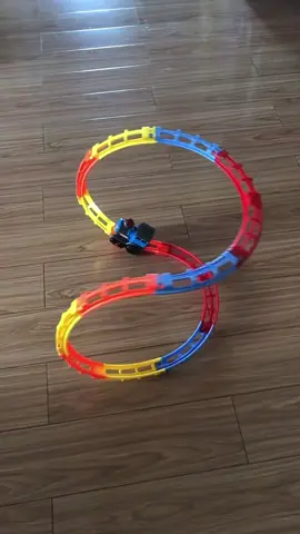 Any track, my train rolls! 🚂🔥 #fyp #toy #toys #tiktokmademebuyit #CoolToys #gleetoy #toysforkids #kidstoys #asmr #DIY #train #CrazyToys 