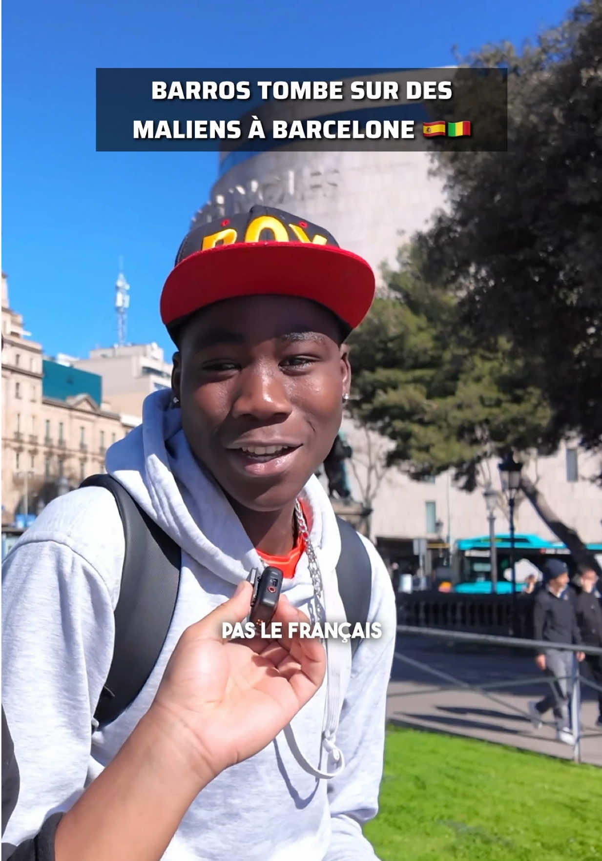 Je rencontre un Malien à Barcelone 🇲🇱🇪🇸 #barros #mali #bamako #223 #barcelone 