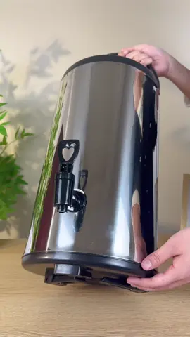 Termos Dispenser Air Milk Tea Bucket Water: - Termos air jumbo double wall - Model yang elegan dan cantik - Dapat digunakan untuk acara seperti arisan, katering dll - Material terbuat dari bahan stainless steel anti karat - Dapat mempertahankan suhu panas dan dingin hingga kurang lebih 8 jam - Bagian kaki dapat di lipat untuk memudahkan pada saat penyimpanan - Tersedia dalam 4 ukuran berbeda #hongzhuo #termosmilktea #dispenserjumbo #termosesbatu