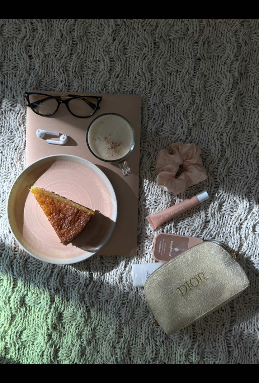 Small moments are all you need to care for!✨💖 #positivity #affirmations #manifestation #trendy #relatable #trending #smallmoments #ugc #contentcreator #coffeetok #viral