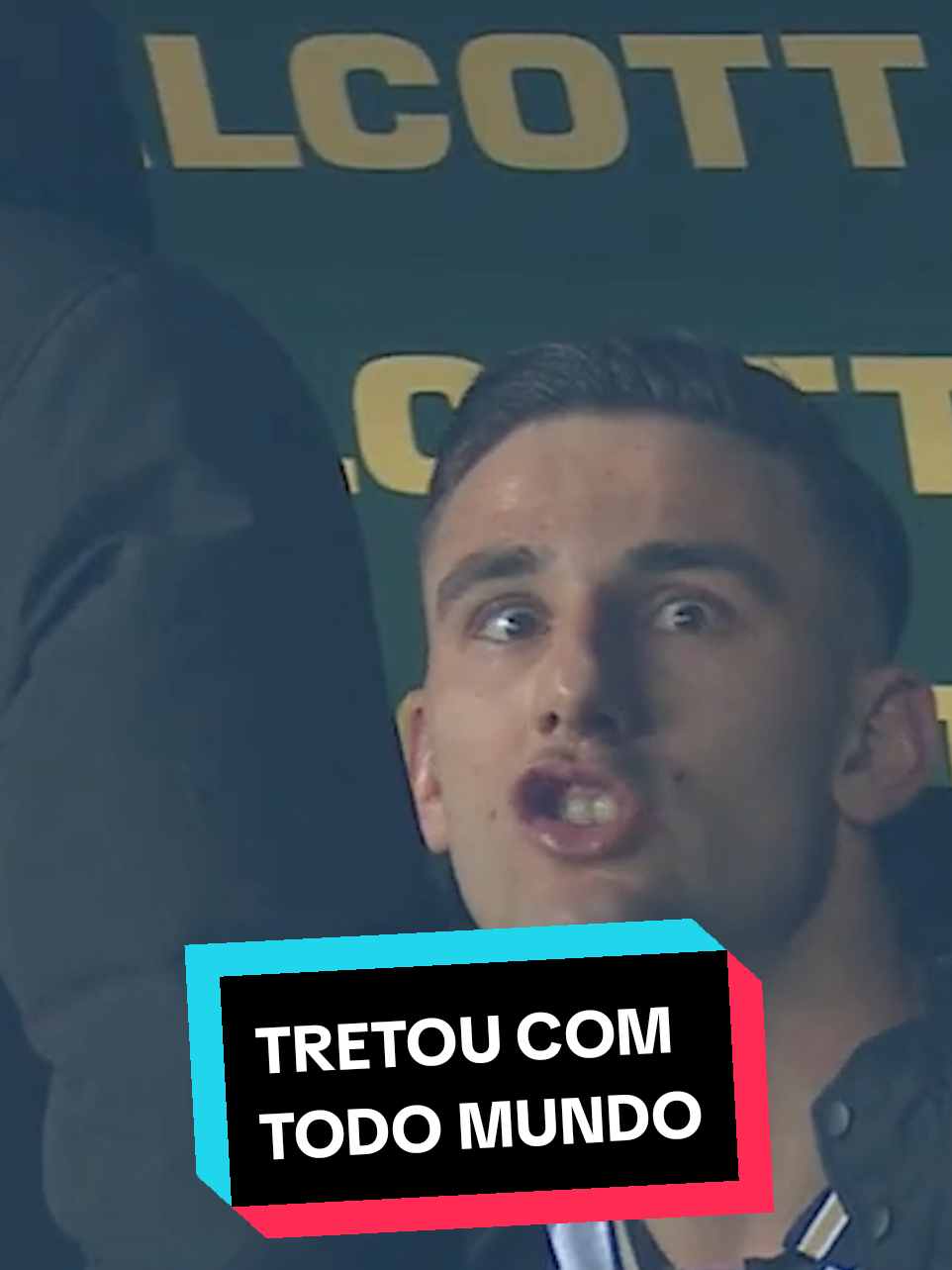 Pênaltis causam TRETAS 🤬 💙 Siga o Eurão pra mais conteúdo assim! Na Itália, os penais deram o que falar nos últimos dias. Primeiro o Lookman perdeu um pênalti pela Atalanta e o seu técnico foi a público dizer que ele é um péssimo batedor. Depois a Udinese teve um pênalti e um jovem centroavante brigou com o time inteiro pra poder bater. ●▬▬▬▬● ✍ Pesquisa e roteiro: Rafael Uzunian | rafael.uzunian @ gmail.com 🎤 Apresentação: Pedro Silveira | @bitfute   🎬 Edição do vídeo: Thiago Magialis | Instagram: magialisthiago   🎶 Trilha sonora por Streambeats   ●▬▬▬▬●  #Pênalti #Lookman #Lucca