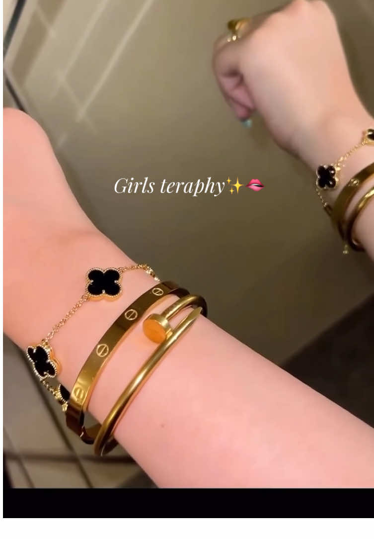 Produk MALL jangan diragukan kualitasnya💋❤️‍🔥 #gelangclover #gelangbangle #bangles 
