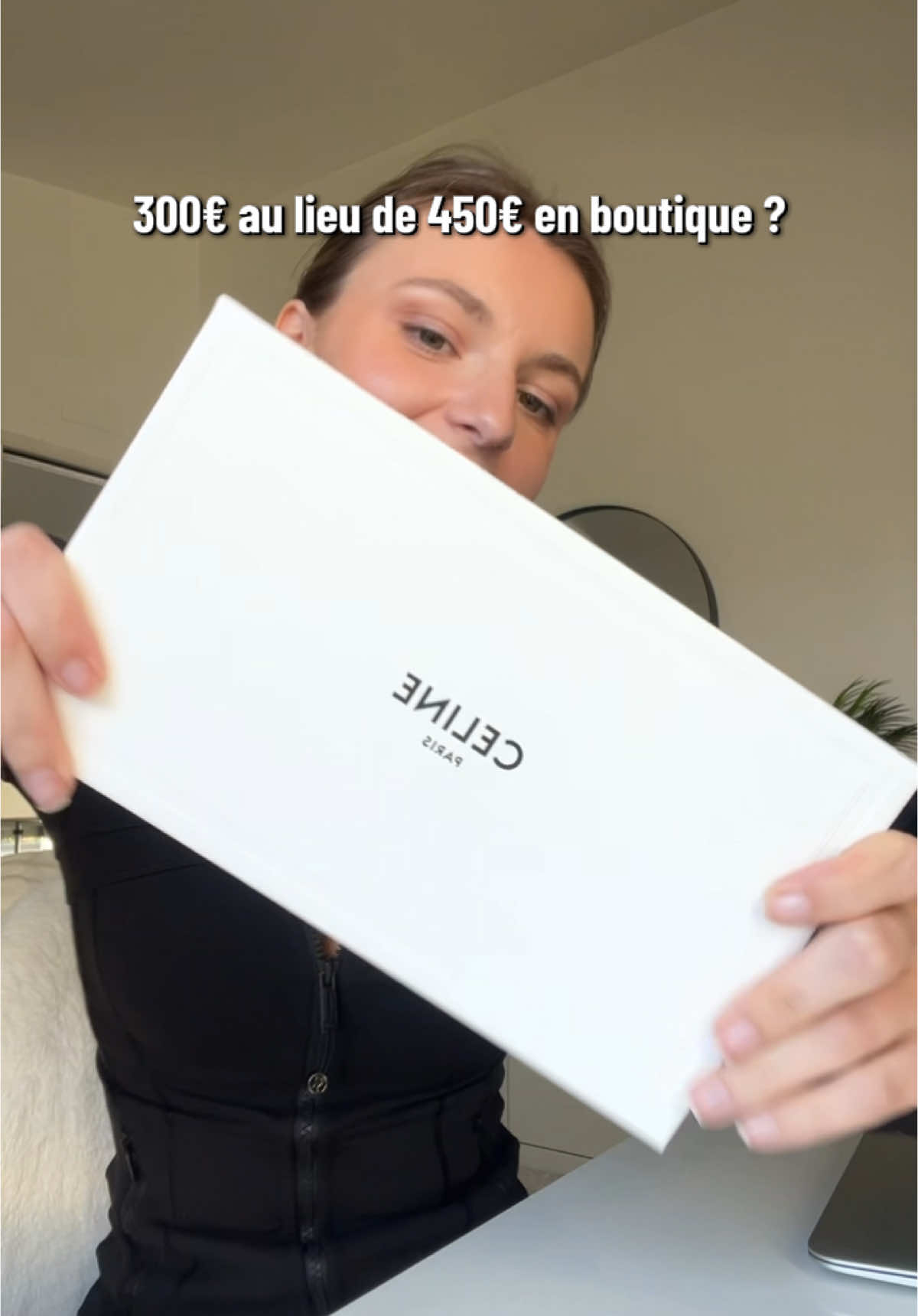 OMGGGG que des pépites à des prix incroyables!  Le site s’appelle Céline Roland et vous pouvez aussi mettre les verres à votre vue 🕶️ #celine #glasses #bonplan #lunettes 