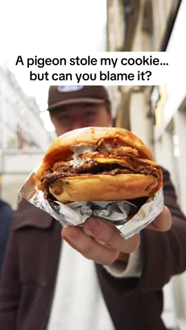 This burger might be the best in Paris… but is there a better one?  📍Junk, Paris #parisfood #bestburger #foodreview #paris #junkburger 