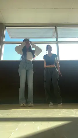 i messed up guys wtv 😂 #fyp #bestfriend #twin #dance #friends 