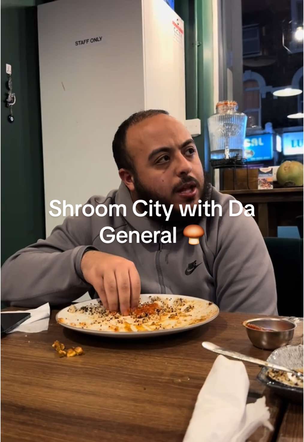 This was my introduction to eating at an alkaline kitchen and I would whole heartedly say I don’t think I could’ve got a better intro this was so banging wish I ate with my hands from the start look how I cleaned that plate them banana chip tings with that sauce was a next ting trust me this is the first spot that I have done a video at that I returned back to since doing the video it was that good. Get down to @Shrooms City 🍄 and give it a go you never know it might change your life 🍄‍🟫 @101  @Dageneralsjuices 