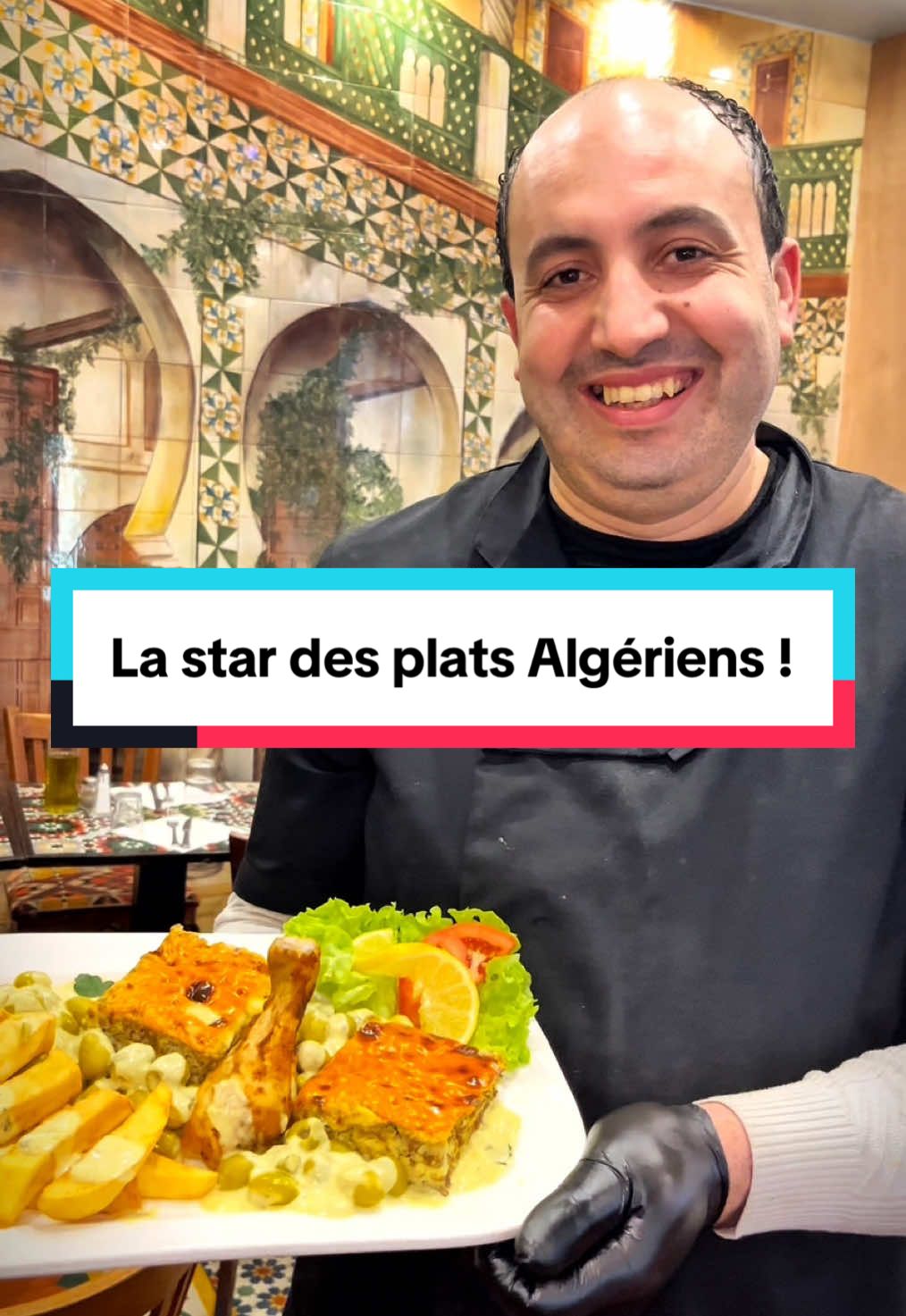 La star du Ramadan 🌙 Mais ça sera surtout le plat préféré de vos enfants ! Pourquoi ? Car à l'intérieur, vous y trouverez : → Poulet ou viande hachée → Beaucoup de formage Le combo parfait pour obliger vos enfants à finir leurs assiettes. Mais ce gratin plaît autant aux petits qu'aux grands. 👉🏻 Vous en pensez quoi ? Dites-le moi en commentaire ⤵️ —— #tajinedjben #Ramadan #ramadan2025 #cuisinealgerienne #cuisinetraditionnelle  #algerienne🇩🇿 #restaurant #algerien #paris 