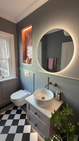 Step into timeless elegance with this stunning ensuite featuring Victorian-effect flooring. 🛁✨ Perfect blend of classic charm and modern luxury.  #VictorianStyle #LuxuryBathroom #HomeInspo #InteriorDesign #BlueTiles #ElegantSpaces #BathroomGoals #HomeRenovation #ClassicMeetsModern #DreamBathroom 