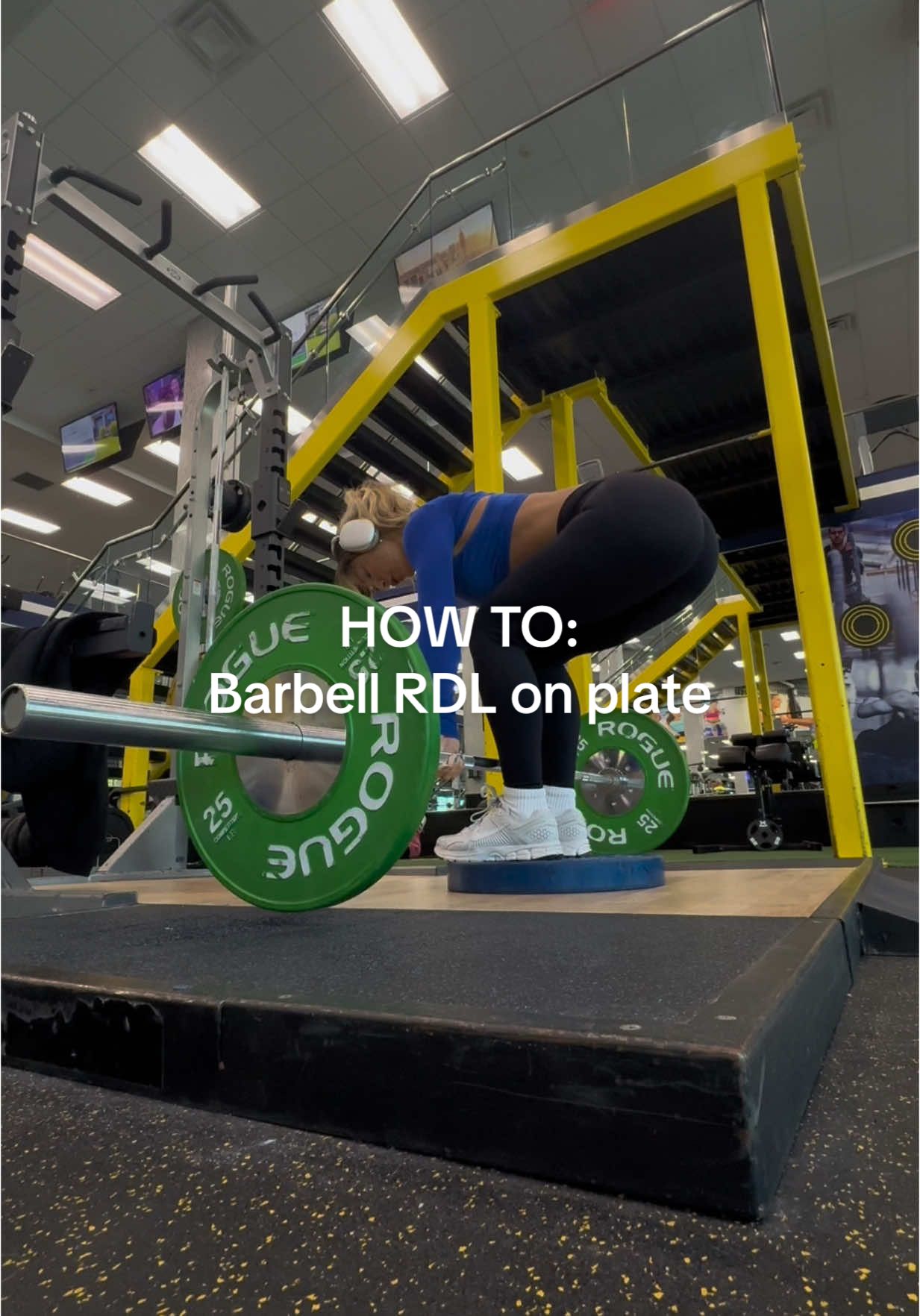 How to RDL with a barbell for the GLOOTIES #legday #rdltutorial #rdlform #workout #gym #legdayroutine #gymroutine #Fitness 