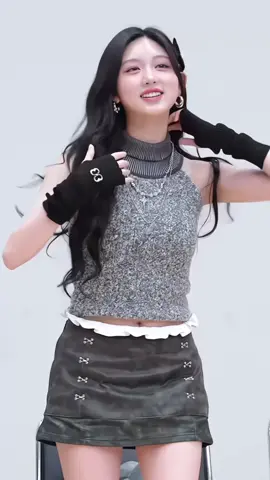 os segundos do áudio deu o mesmo que os da fancam #gaeul #fancam #contamoot #Kpop #eeunqi #fyp 