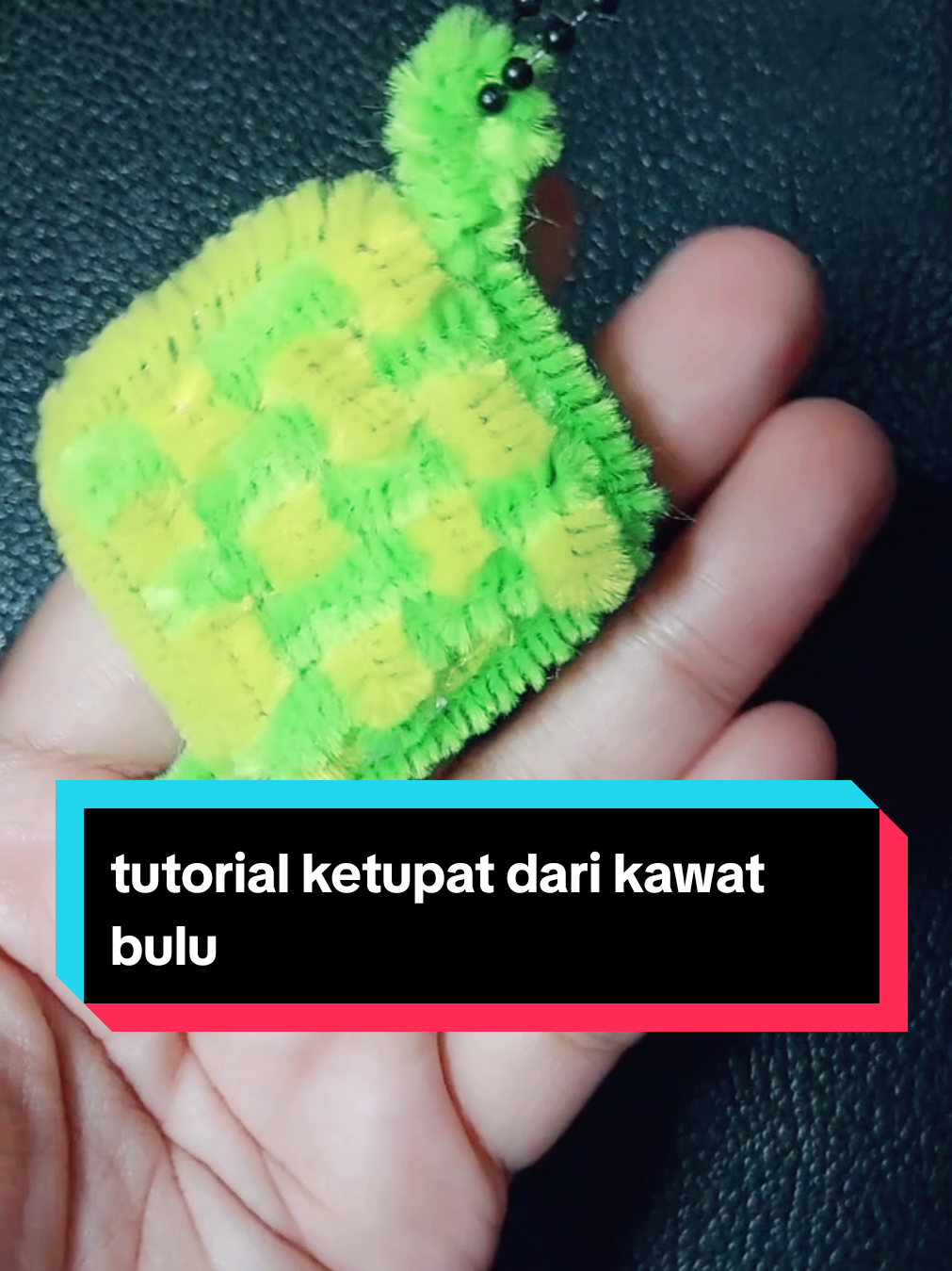 Membalas @nurzalikha15 hai kak.. terima kasih ya untuk requestnya.. ini tutorial untuk ketupat lebaran.. #keychain #ketupat #ramadhan #DIY #kawatbulu #pipecleaners #pipecleanerart #ganciunyumuslimah #ganci 