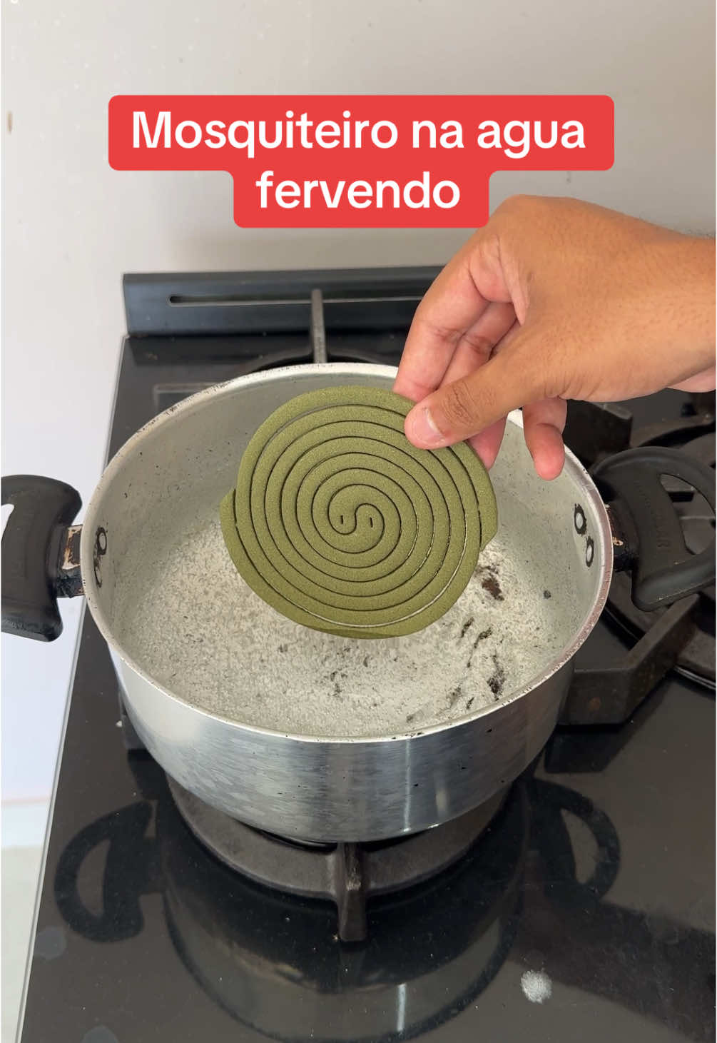 Mosquiteiro na agua fervendo#utilidadepublica #facavocemesmo #ideiasincriveis #DIY #fyp #dicas #truques 