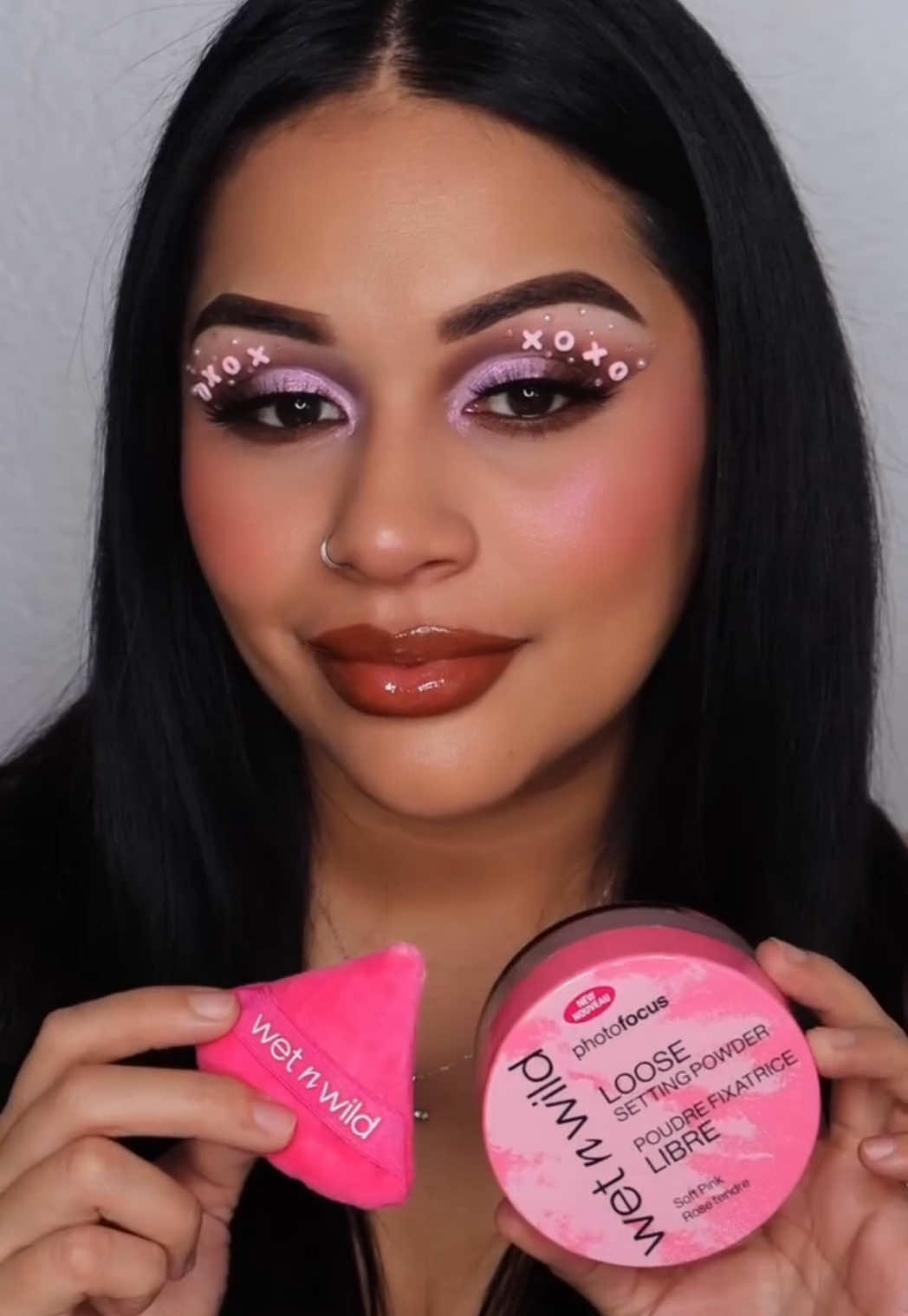 ⁠Brighten, blur, and slay the day with our NEW PhotoFocus Loose Setting Powder in Soft Pink 💗⁠ ⁠ Watch as it flawlessly brightens @april_islas's undereyes 😍⁠ ⁠ Shop at @walmart ⁠@walgreens @cvs_pharamacy & wetnwildbeauty.com⁠ Coming Soon to @amazon @target @fivebelow